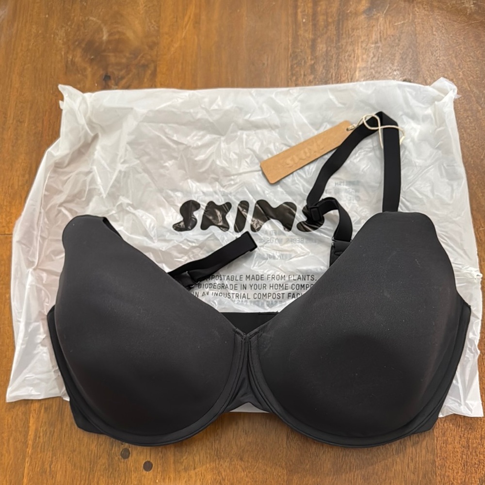 SKIMS Black Fits Everybody Tshirt Bra